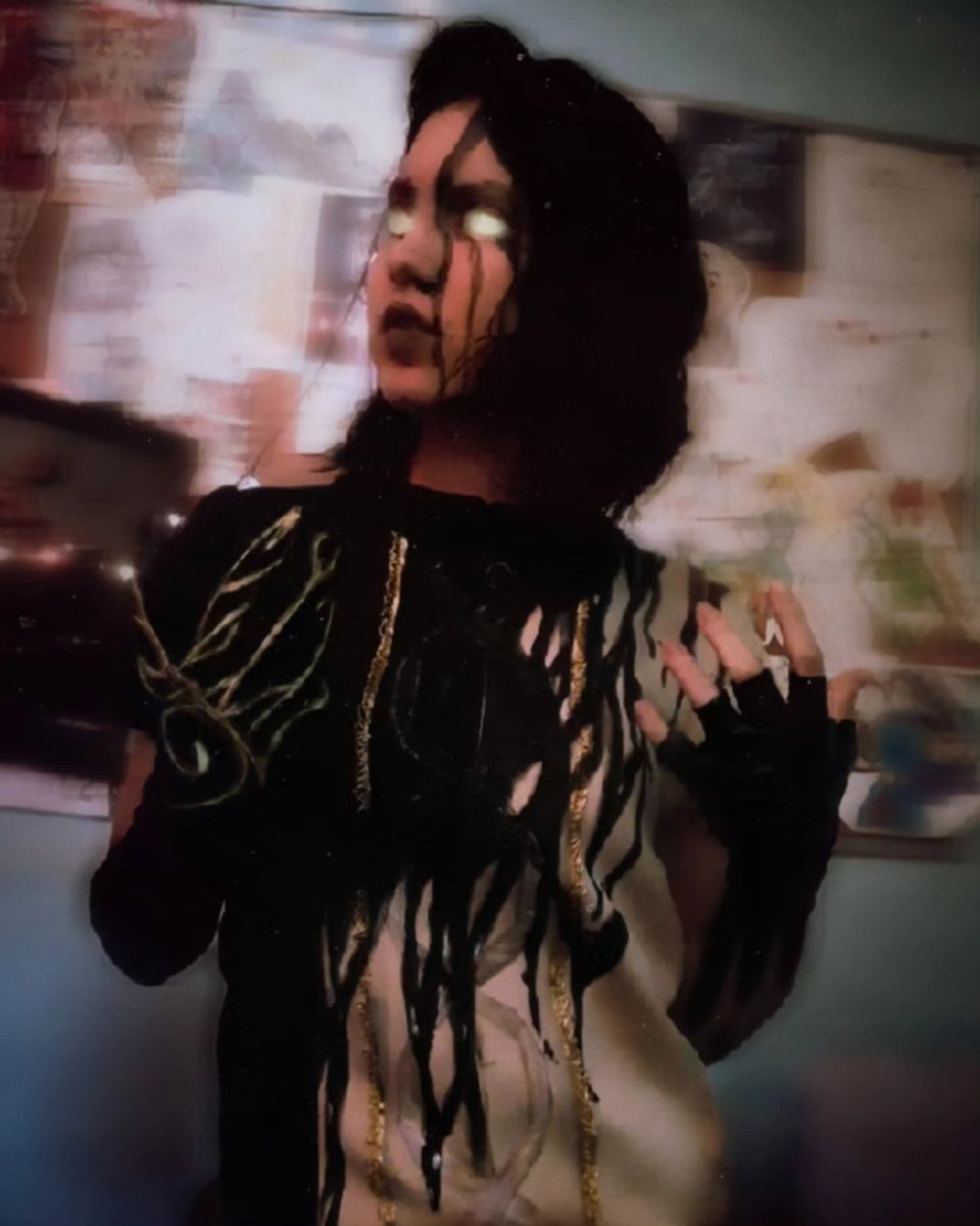 Linalight_cos tweet media