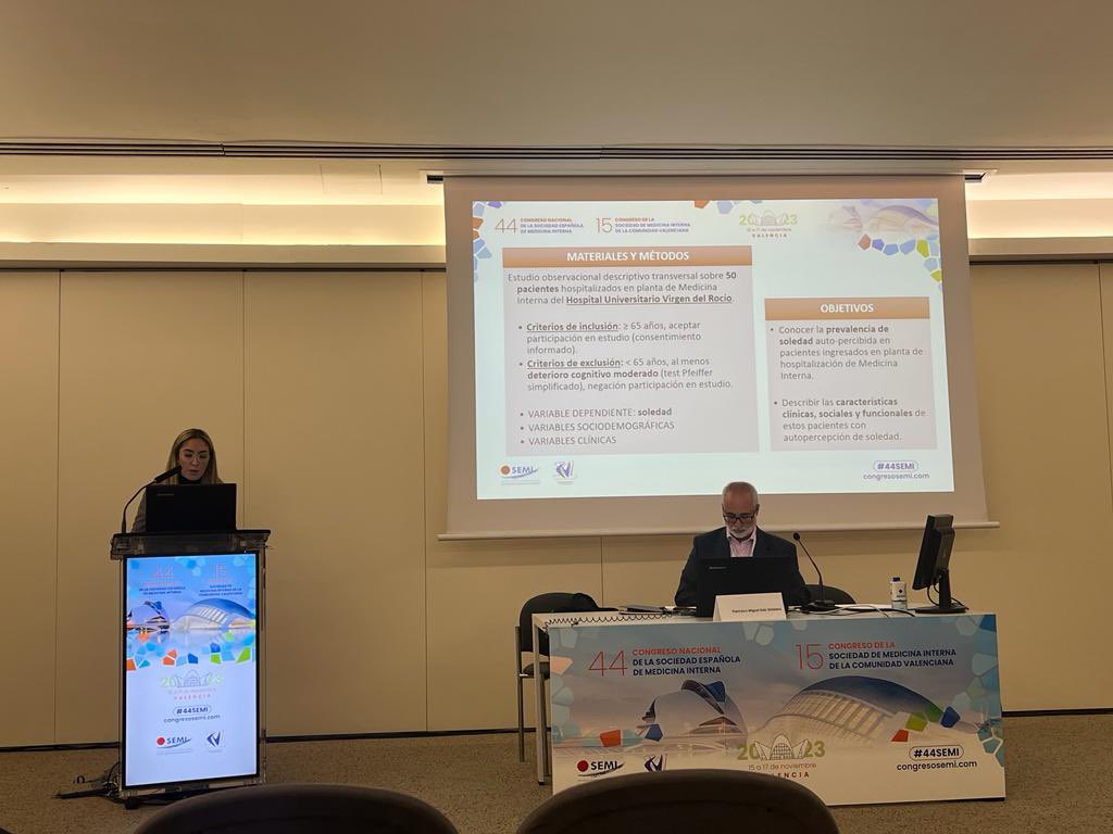 drleonjimenez's tweet image. Magnífica exposición de nuestra Resi Conchi!! Ha causado sensacion y debate. @MedInternaHUVR @HospitalUVRocio #44semi