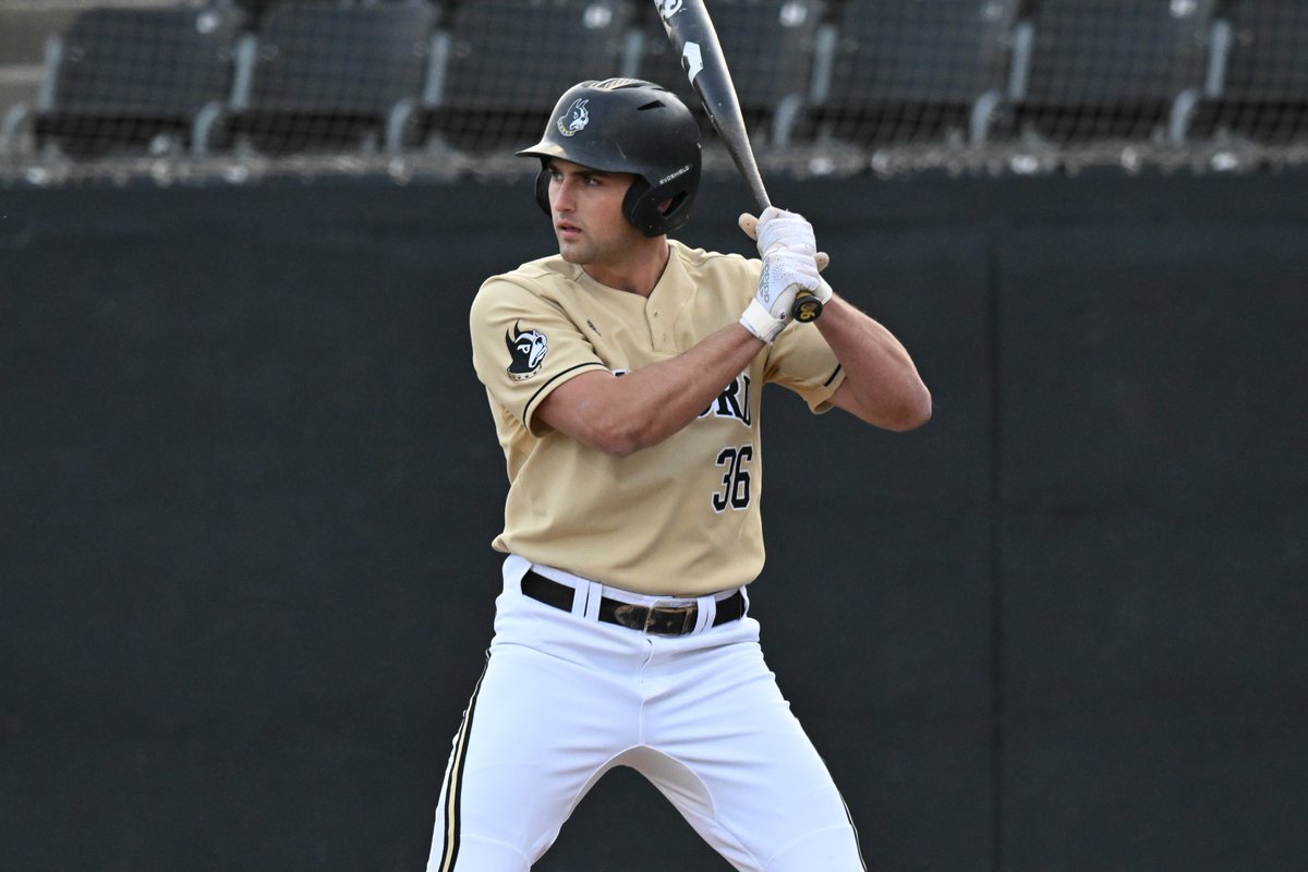 WoffordBaseball's tweet photo. Recap: 2 Out Spark from Renwick Leads Black Squad to Walk-Off in Thrilling Game 1.

POTG: Jack Renwick - 2-4, 2B, RBI, 2 SB
PiOTG: Champ Davis - 3 2/3, 2 ER, 4 H, 3 K

Gold Highlights
Tyler Hare - 2-4, 2 2B, 3 RBI, 1 SB
Carter Hanson - 2-3, 2B
Brennan Hileman - 3 1/3, 1 ER, 2 H https://t.co/B2Xsw73PUe