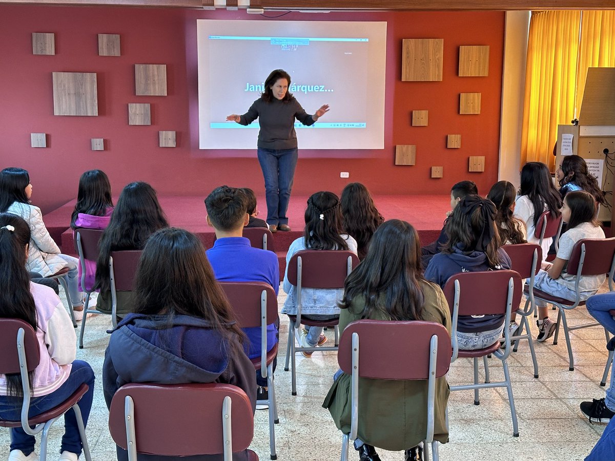 CABIPANC's tweet photo. #AHORA | Se lleva a cabo en la #UEMaríaAuxiliadora de Quito la charla para niños sobre #CambioClimatico con el apoyo de Verónica Minaya, Oficial del sector Ciencias Naturales de @UNESCOQuito. #NotPlanetB
@monicamaruri64 https://t.co/puNju6dW2L