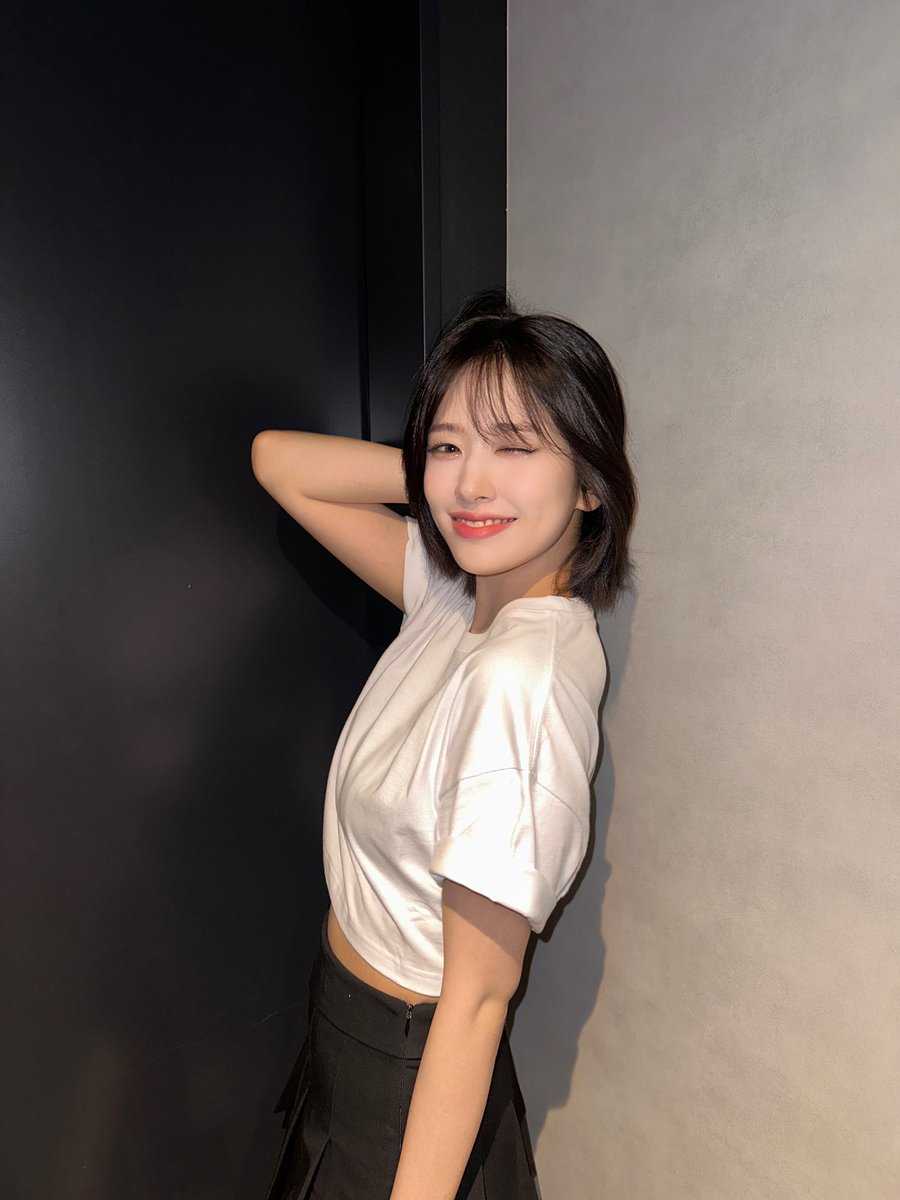 IVEstarship_JP's tweet photo. 今日もとても幸せだった一日🥰 DIVEありがと

#IVE #アイヴ #아이브
#ANYUJIN #ユジン #안유진 https://t.co/F0TlIxnuxl