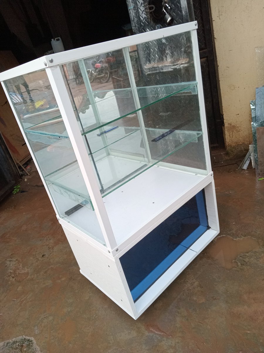 Mailman02208039's tweet photo. @sumayashilla 2feet glasscounters for sale 250k https://t.co/kUWguSqdEw
