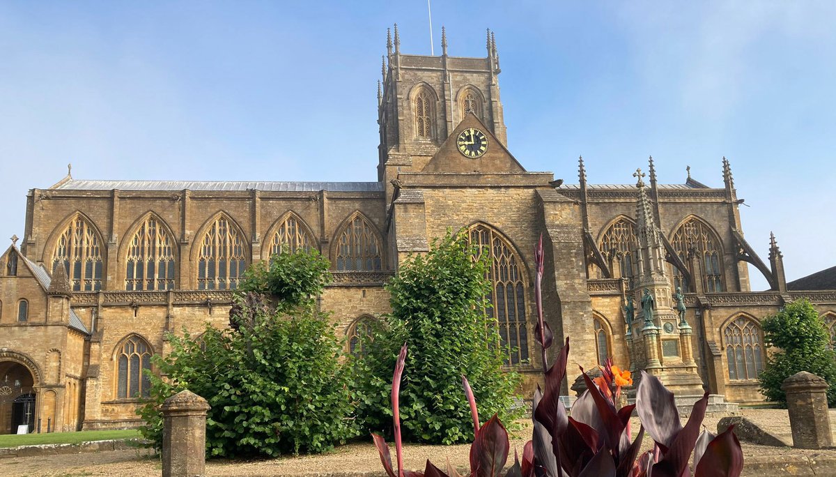 Sherborne Town Council wishes to hold a public consultation with residents regarding the proposed removal of eight decaying lime trees on Sherborne Abbey Close. For more information visit: bit.ly/40Gs1ka #Sherborne #LoveSherborne @SherborneAbbey