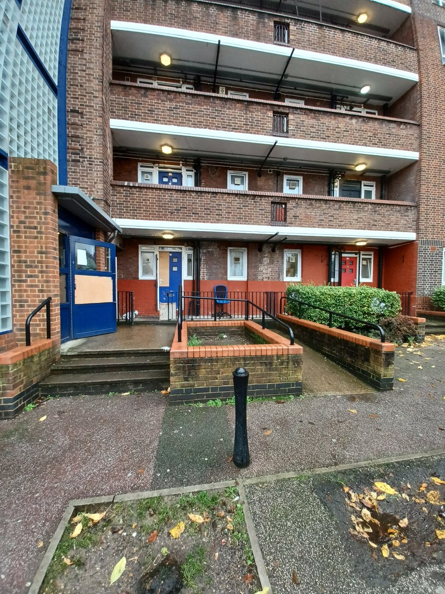 A productive Environmental Visual Audit was conducted with Designing out Crime Officers, Neighbourhoods @MPSHomerton & Housing @WeAreSanctuary at Retreat Hse E9 to see what environmental changes can be made to reduce ASB & crime, & improve quality of life for residents & visitors