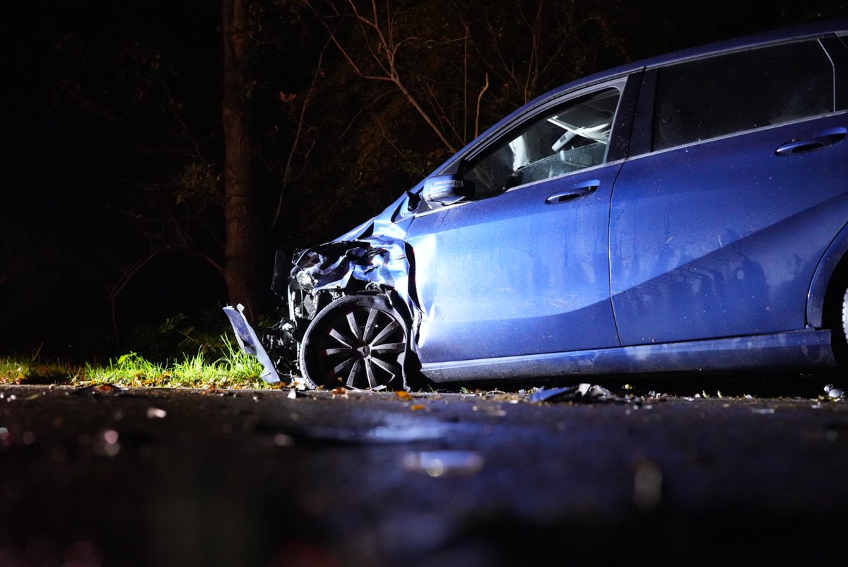 GLOCALmedia112's tweet image. WIERINGERWERF - Dinsdavond om kwart voor acht zijn twee auto's frontaal met elkaar in botsing gekomen op de Frieseweg thv Oom Keesweg in de bocht naar het viaduct over de A7... 

#glocalmedia #prio1 #hollandskroon