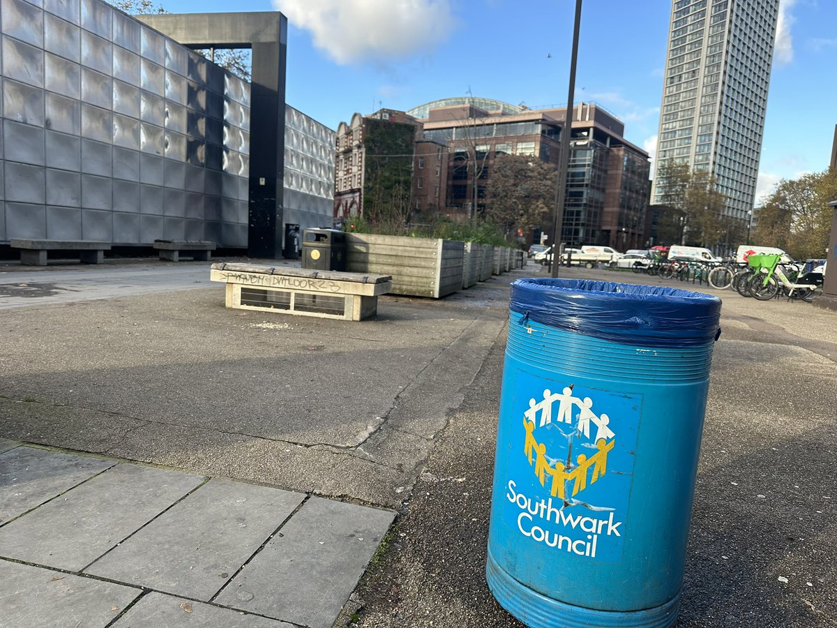 SE1 - @se1.news on Bluesky (@se1) on Twitter photo A rubbish bin with some very retro <a href="/lb_southwark/">Southwark Council</a> branding has appeared at the Elephant & Castle junction A rubbish bin with some very retro <a href="/lb_southwark/">Southwark Council</a> branding has appeared at the Elephant & Castle junction