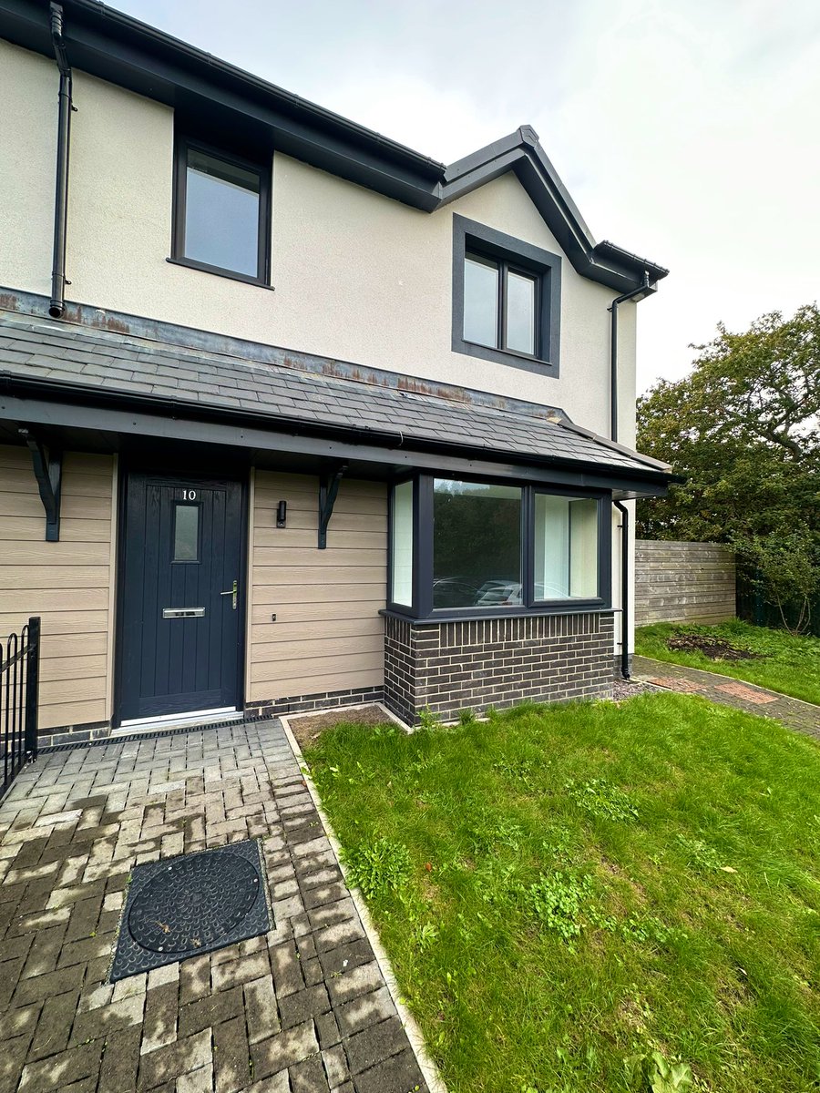 elinhowen's tweet photo. ⭐️🏡 10 Gwel Y Foel, Dinas.🏡⭐️ Tŷ 3 Ystafell wely ar gael drwy’r cynllun Rhent i Brynu. 3 Bedroom house available via the Rent to Own scheme. https://t.co/EZS95XwKZC @teg_tai @adrataicyf https://t.co/5tzEWahT85