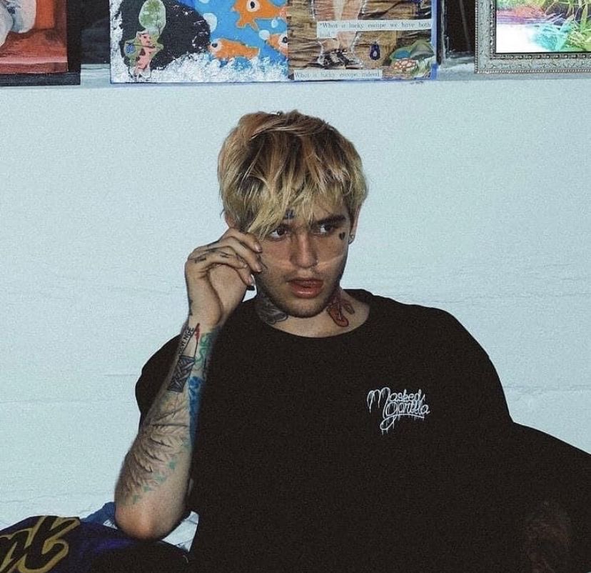 6 years without you and it just doesn’t feel real at all.. we all miss you down here Gus 🕊️💜