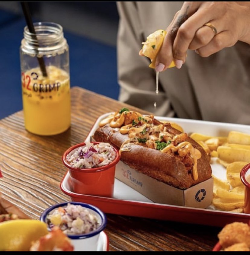 😍
غرقها ليمون 🍋 وعييييش 🤤

#32grimp
#مطاعم_الرياض #سي_فود