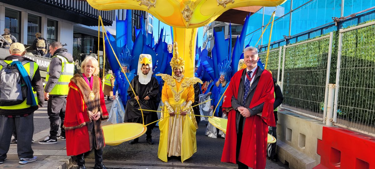 Huge thank you to @carnivaldesign and everyone who joined our float in this year's Lord Mayor's Show. Another fantastic day for the Solicitors' Company #citysolicitors #LordMayorShow #livery