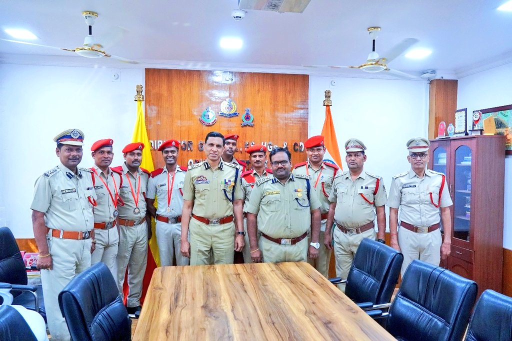 Odisha Fire & Emergency Services (@odishaf_es) on Twitter photo Our Team that won the 2nd prize in the National Rescue & Water Tender Drill Competition at Nagpur was felicitated by DGP, Fire & Emergency <a href="/SarangiSudhansu/">Dr Sudhanshu Sarangi</a> & Senior officers.
The team consisted of:
LFM P. Kanhar
FMD H. K. Das
FM D. K. Jena
FM R. Naik
FM S. Barik
FM A. Sethi Our Team that won the 2nd prize in the National Rescue & Water Tender Drill Competition at Nagpur was felicitated by DGP, Fire & Emergency <a href="/SarangiSudhansu/">Dr Sudhanshu Sarangi</a> & Senior officers.
The team consisted of:
LFM P. Kanhar
FMD H. K. Das
FM D. K. Jena
FM R. Naik
FM S. Barik
FM A. Sethi