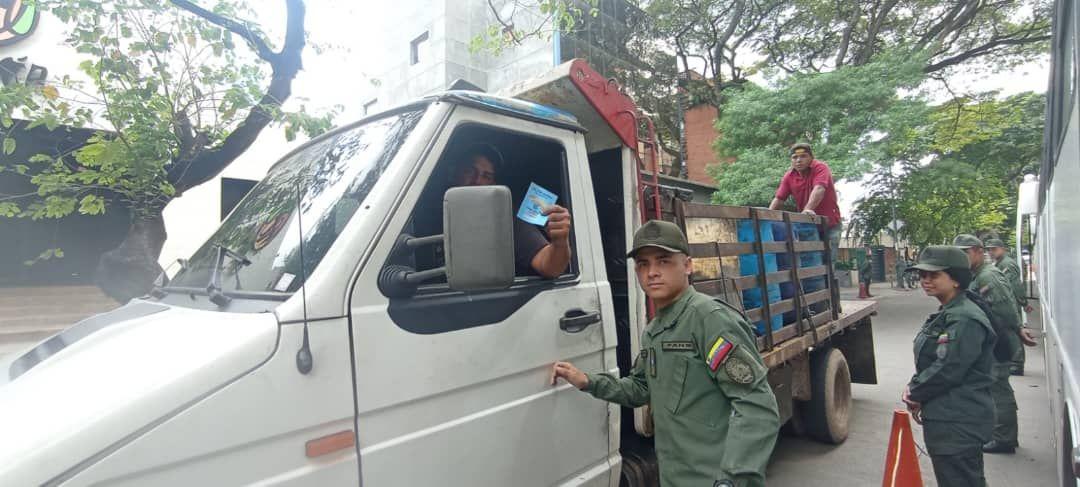 61_brigada's tweet photo. #AHORA Todos unidos por el ESEQUIBO!!
Los Ingenieros Militares reafirmamos estar en el lado correcto de la historia, por eso le gritamos al mundo: ¡El Sol de Venezuela nace en el Esequibo!
#EsequiboX5EsVenezuela
#SoloUnidosVenceremos
#CodazziPresente https://t.co/gwwCmTGA6Y