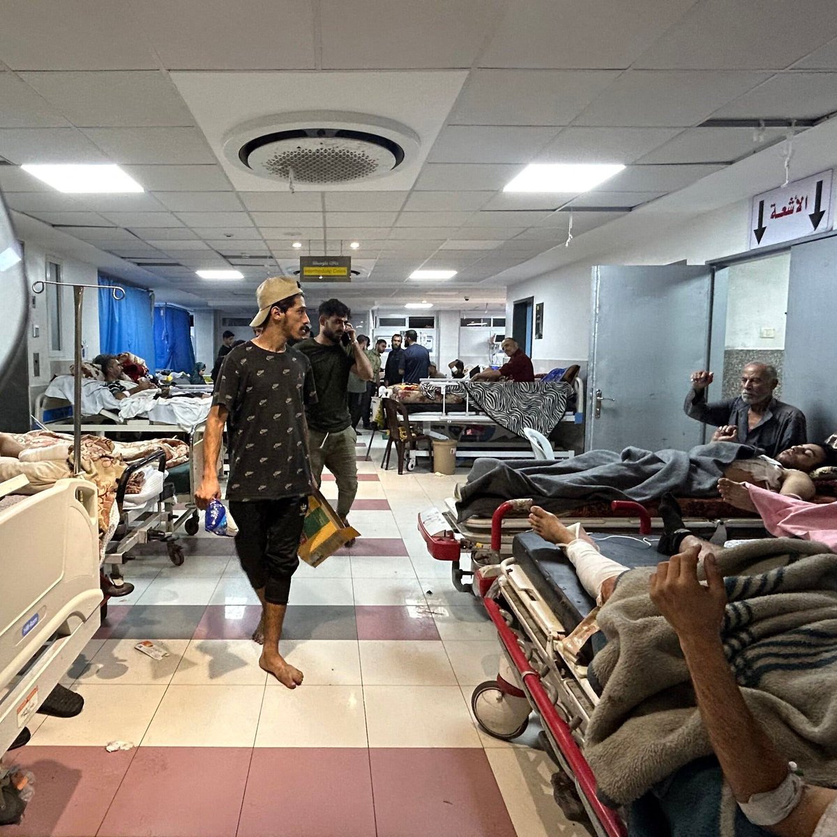 NewsJoshjacobs's tweet photo. #GazaWarUpdate Heavy fighting continues as Israel Defense Forces (IDF) engage with Palestinian militants. Casualties mount, innocent lives lost. #PrayForPeaces https://t.co/COUOrkttU2