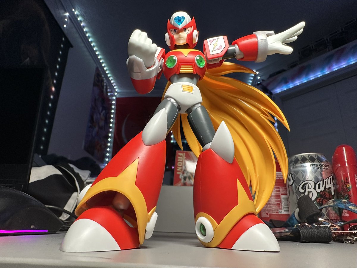 NeoThunderX's tweet photo. #MegaManX #zero #gunpla https://t.co/t4pm1Oc193