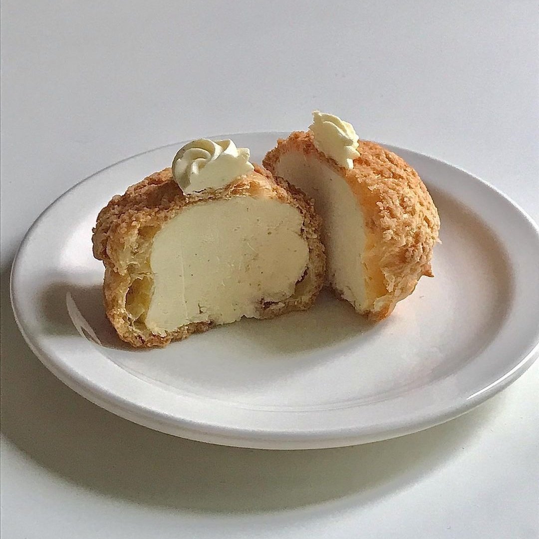 cafebery's tweet image. cream puffs 🤎
