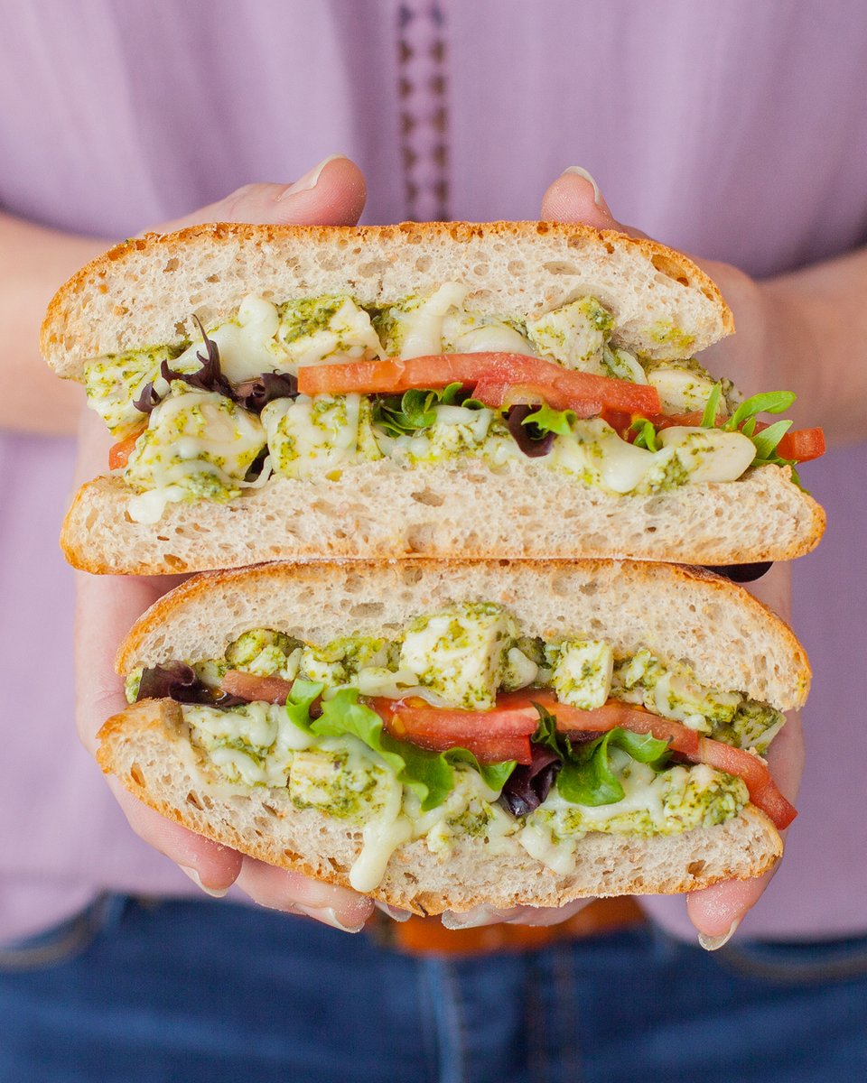 Indulging never looked so good! 🤤 Who can resist our savory Pesto Chicken Sandwich? Dig in and treat yourself to something healthy and delicious! 

#pesto #chicken #protein #treatyourself #delicious #sandwiches #Coolgreens #fresh #healthy #sandwichesofinstagram #yum