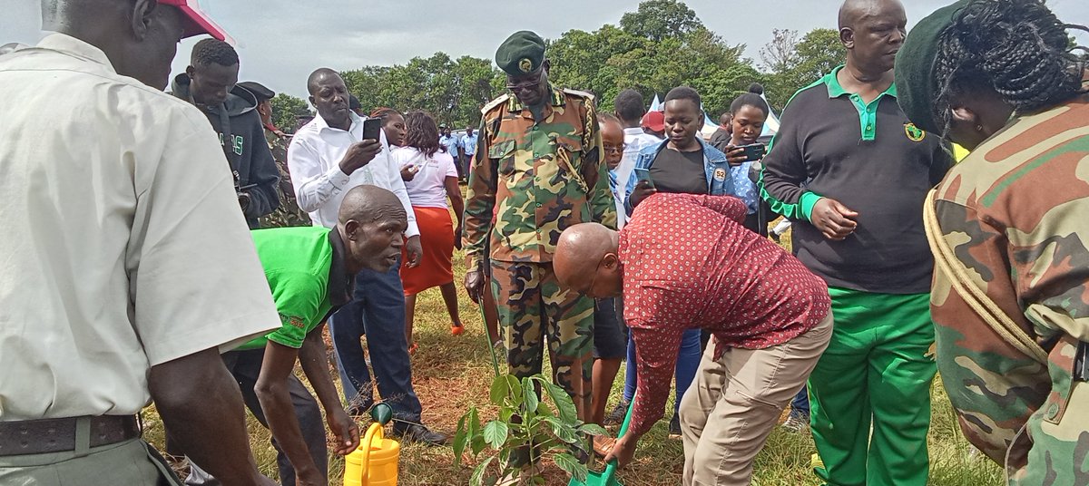BurweCecilia's tweet photo. Planting trees is not just an activity, but it is a responsibility. Plant a tree today.
 @WilliamsRuto, @Milestones14 @KemFri @AfClimateSummit @Environment_Ke @theGCF @AfClimateSummit. https://t.co/tb3Rz0r627