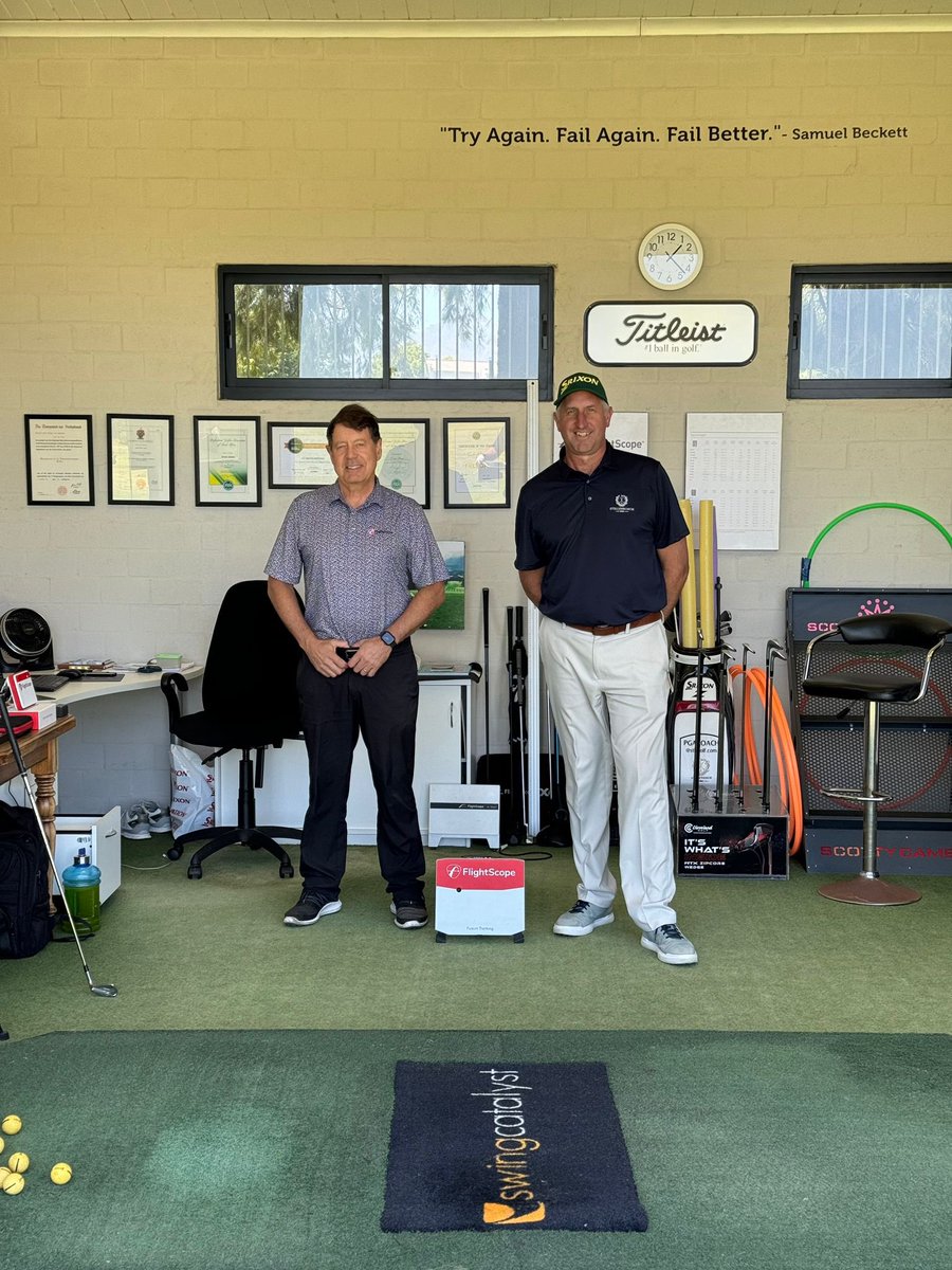 FlightScopeGolf's tweet image. Henri Johnson founder and CEO of FlightScope, visiting with Erich Kliem from the PGA of South Africa at the Stellenbosch Golf Club ⛳️
@stellenboschgc @erich_kliem @johnson_henri 

 #flightscope #pga #golftechnology