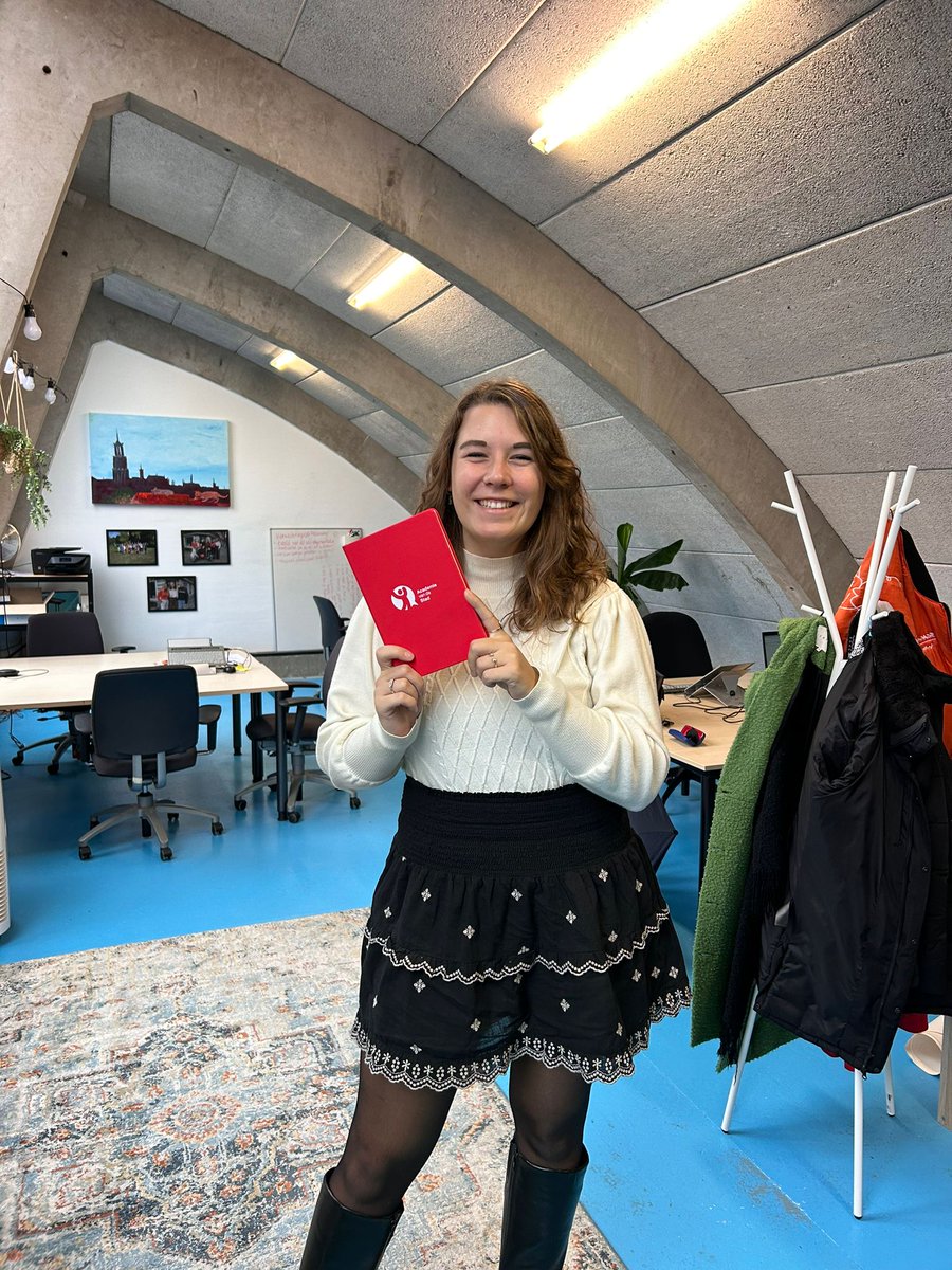 Leuk nieuws! We hebben een - hele leuke - nieuwe collega bij ons team! Janneke is onze nieuwe projectcoördinator 💻📚 én content creator 📸🙋‍♀️ Welkom Janneke!