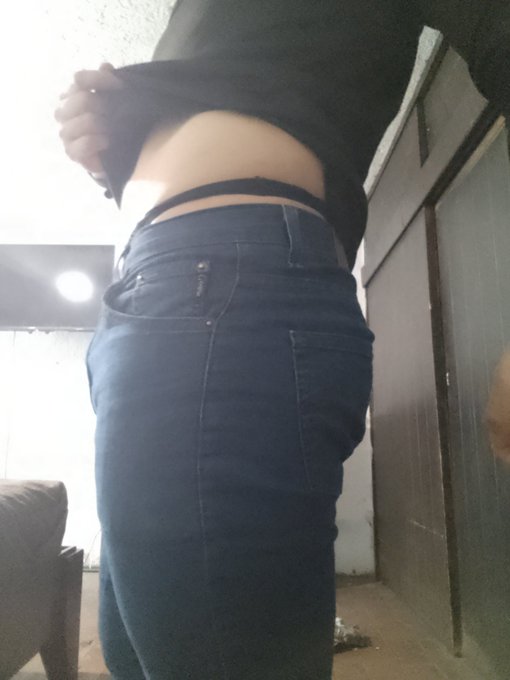 Hoy toc&oacute; salir con #tanga .  #FelizLunes #gay #bisex https://t.co/hVMhO9z2LA<a href="/tag/tanga"class="tags">#tanga</a><a href="/tag/felizlunes"class="tags">#FelizLunes</a><a href="/tag/gay"class="tags">#gay</a><a href="/tag/bisex"class="tags"><span>#bisex</span></a>