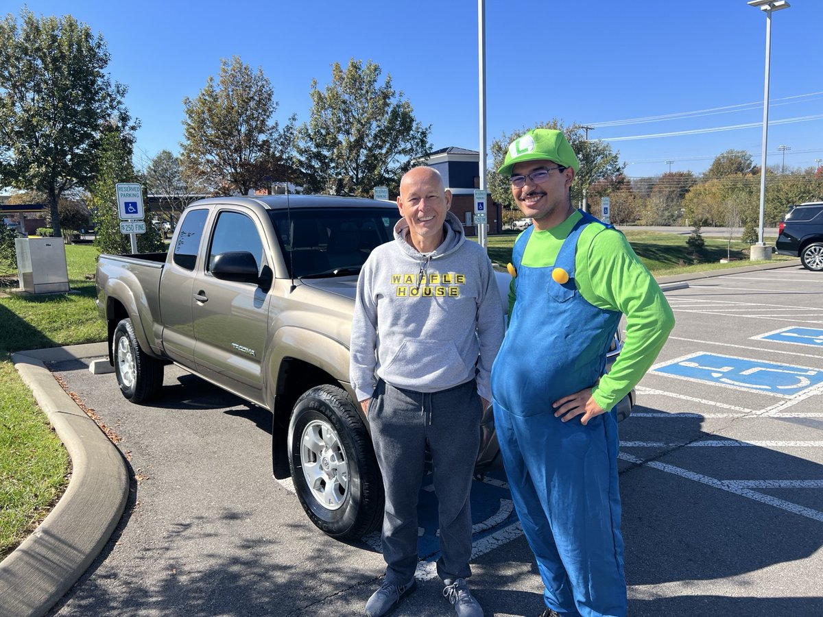 Subaru_Gallatin's tweet photo. Congrats to Randy Hall on purchasing his new truck with us here at Subaru of Gallatin! We hope we made you smile! 😄😂

#Gallatin #TN #GallatinTN #Subaru #SubaruDealership #SubaruCrosstrek #SubaruLovesPets #SharetheLove #SUV #Crossover https://t.co/CtxVMT9J9P