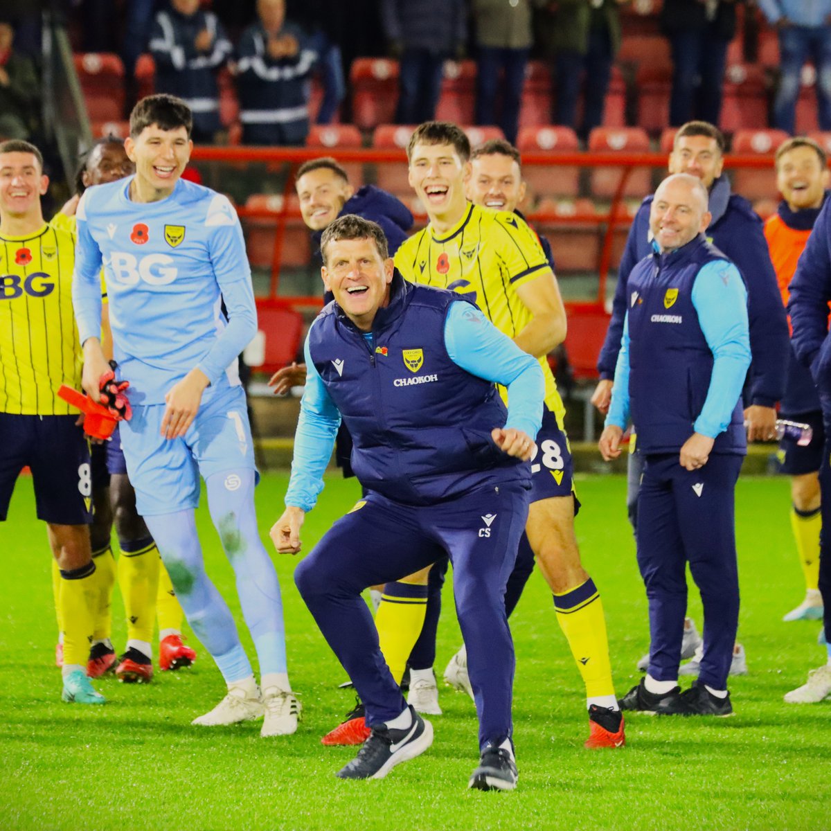 Craig Short's Yellow Army! 🎶

🟡🔵 #OUFC | #COYY