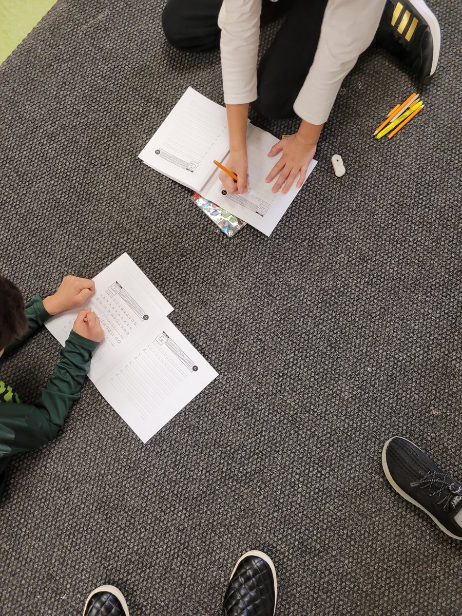 mrs_young2020's tweet image. Gr 4s are getting into the swing of their Literacy Centres! They are focusing on cursive writing, prefixes, capitals, spelling, and independent reading skills! Loving this independent work time! @StGabrielOCSB @OttCatholicSB #Literacy #collaboration #independentwork