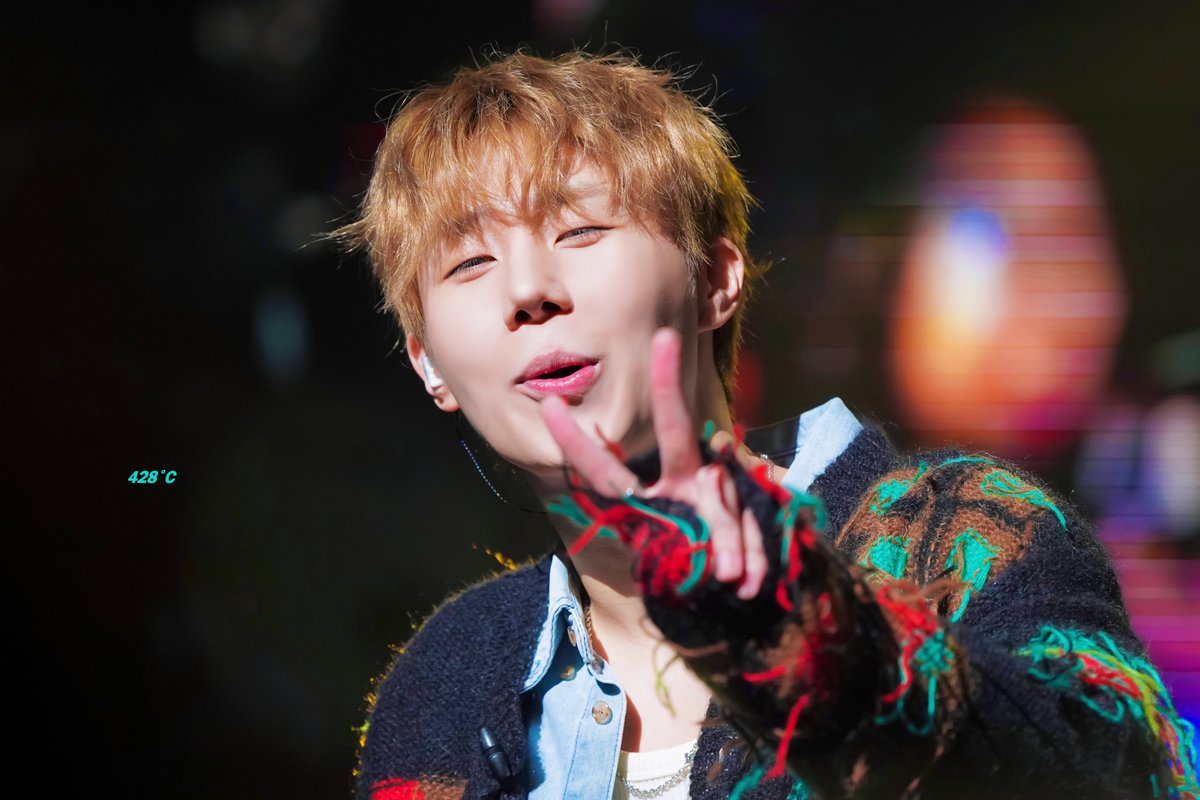 𝟒𝟐𝟖°𝐂 tweet media