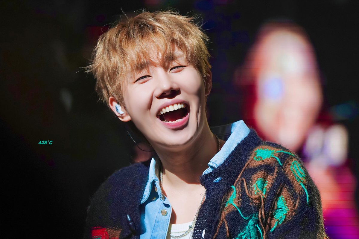 𝟒𝟐𝟖°𝐂 tweet media