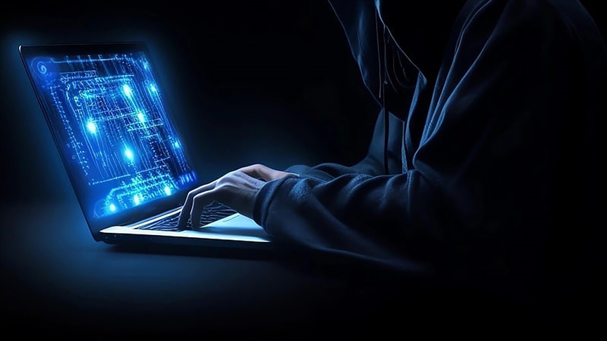 Klavyenin sonu küresel tehditlere çıkıyor:
• <a href="/Sword_Sec/">SwordSec</a> Genel Müdürü <a href="/s3yfullah/">Seyfullah KILIÇ</a>, finans sektöründeki siber saldırıları değerlendirdi
• Özellikle finans sektörü gibi hassas verilerin işlendiği alanlarda siber güvenlik önlemlerinin en üst düzeyde tutulması gerekiyor
• Çin Sanayi