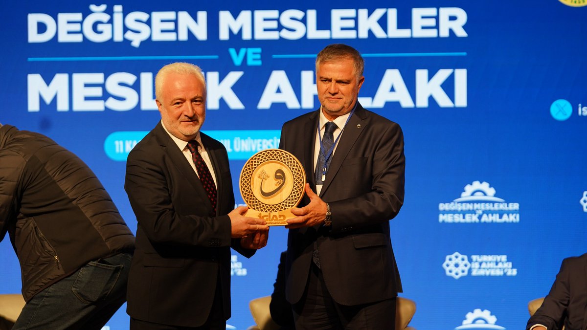 #İGİAD’ın uluslararası hakemli yayın organı olan İş Ahlakı Dergisi (@isahlakiJournal) 2008 yılından itibaren yayınlanmakta olup 32. Sayısı Kasım ayında yayınlanacaktır. Dergimizin uzun yıllar editörlüğünü yapan Prof. Dr. Nihat Erdoğmuş (@nihaterdogmus) editörlük görevini Doç. Dr.