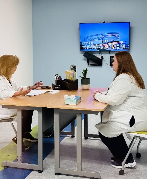 ngmcgme's tweet photo. Did you know that #NGMCGME has a Hospice and Palliative Medicine Fellowship? Learn how we incorporate innovative simulations into our fellows' training by clicking here: https://t.co/iV2I2pztJ6
#Hardwiredforexcellence https://t.co/HizycFpoYd