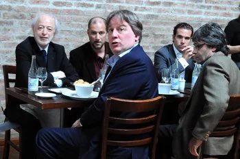 Cuando desde el Frente Amplio y el Pit-Cnt hablan de corrupción hay que recordarles estas dos imágenes: