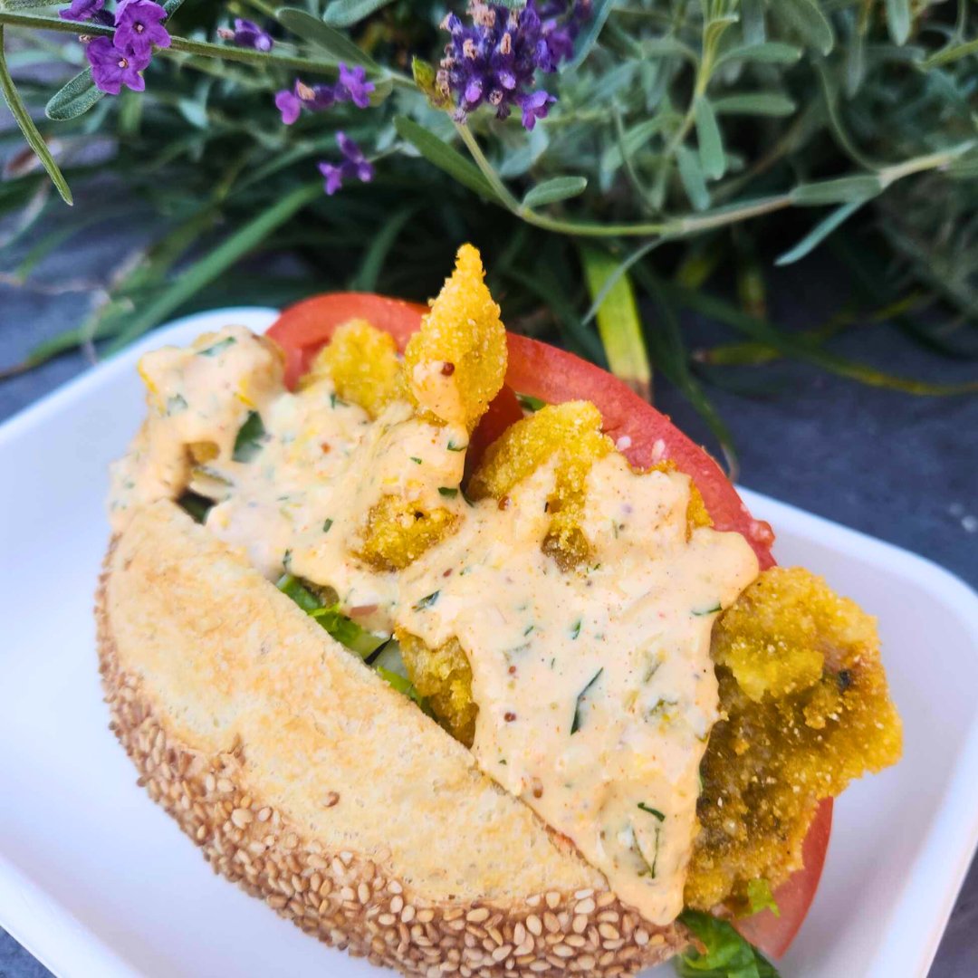 WEEKLY SPECIAL - Fried Oyster Po Boy - Cornmeal Crusted Fried Oysters with Lettuce, Tomato, and Housemade Remoulade on an Albemarle Baking Company. Sesame Seed Bun
Available: November 13th - 18th
#oysters #oysterpoboy #weeklyspecial #remoulade #lunchdate #cvillefoodie #cvilleeats