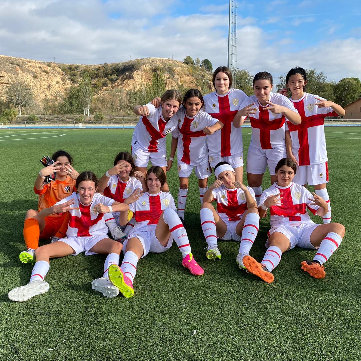 SDHuescaFem's tweet photo. ¡El equipo A de 𝙇𝙞𝙜𝙖 𝙋𝙧𝙤𝙢𝙚𝙨𝙖𝙨 sigue invicto!

✅ GANADO
🆚 Fraga Fútbol Base 
🏆 Jornada 4
🏟️ Fraga - Ciudad del Deporte 

Las azulgranas siguen en lo más alto de la clasificación tras encadenar tres triunfos consecutivos, esta vez a domicilio. https://t.co/mmV9mWyGmc