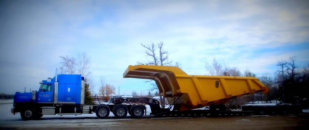 'Highway Star - JNB Heavy Hauling' - with a Rock Box at the Richer Inn on the Trans Canada Highway in Richer, Manitoba #November2023 #bigrig #semi #bigrigshots #bigrigphotography #JNBHeavyHauling #heavyhauling #oversizeload #WesternStar #trucking #logistics #Richer #Manitoba