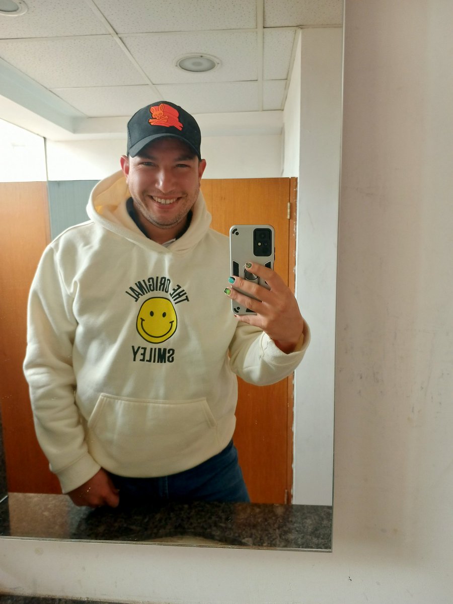 Chiriguarex's tweet photo. Feliz Comienzo de Semana! 😉🤗🤪🤣 https://t.co/iGGBY8CjRK