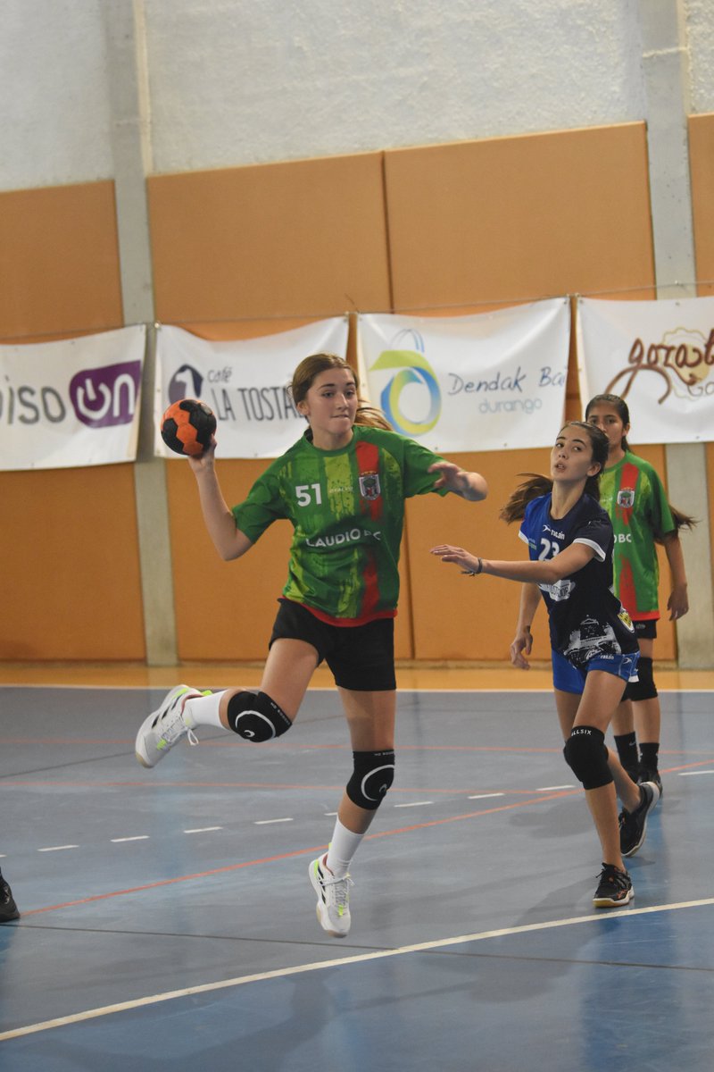 Laudio_BC's tweet photo. Nuestras chicas cadetes siguen mejorando partido a partido. Partido muy bonito el jugado frente al Ibaizabal https://t.co/YfWWgqWsqk