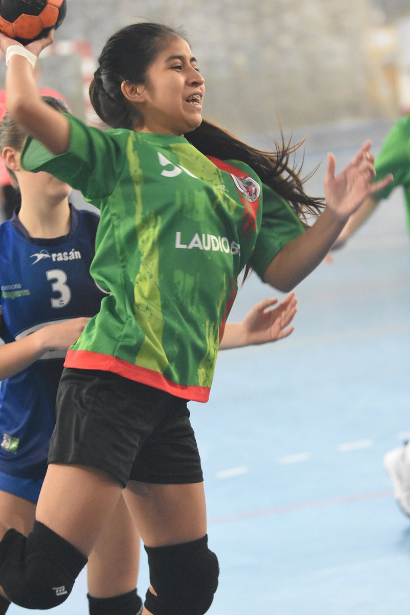 Laudio_BC's tweet photo. Nuestras chicas cadetes siguen mejorando partido a partido. Partido muy bonito el jugado frente al Ibaizabal https://t.co/YfWWgqWsqk