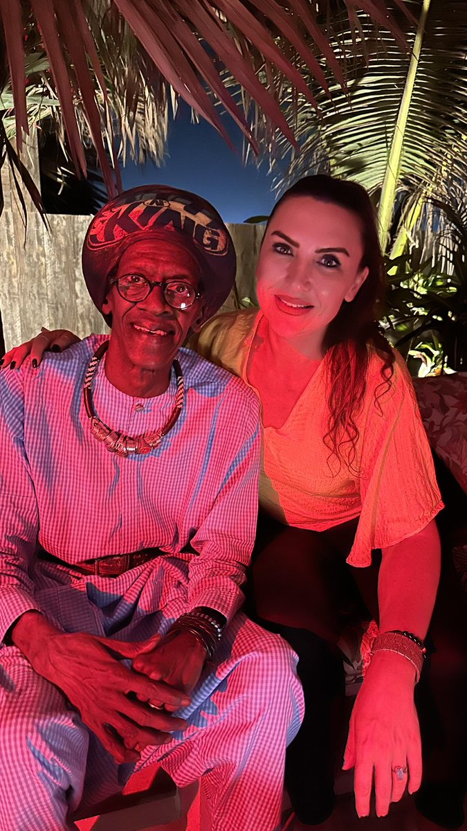 BenanKepsutlu's tweet photo. Afrika müziğinde efsane isimlerden biri dünyaca ünlü #CheikhLo ile buluştum #Senegal’de. #Ajanda için de harika bir röportaj yaptık. Müzik onlar için sadece notalardan ibaret değil.. İçinde sevgi var, aşk var, barış var, yapıcılık ve gülümseme var. https://t.co/SztwSEEZXT
