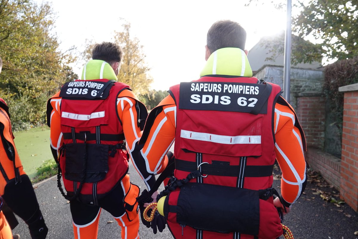 SDIS62's tweet image. 1/2 Depuis plus d&apos;une semaine, les #sapeurs-pompiers du #SDIS62 et les collègues de nombreux #SDIS de 🇨🇵 et les #SP #Sauveteurs militaires en renfort ont réalisé de nombreuses reconnaissances et mises en sécurité sur l&apos;ensemble des secteurs impactés 
(➕️de 1️⃣4️⃣0️⃣0️⃣)