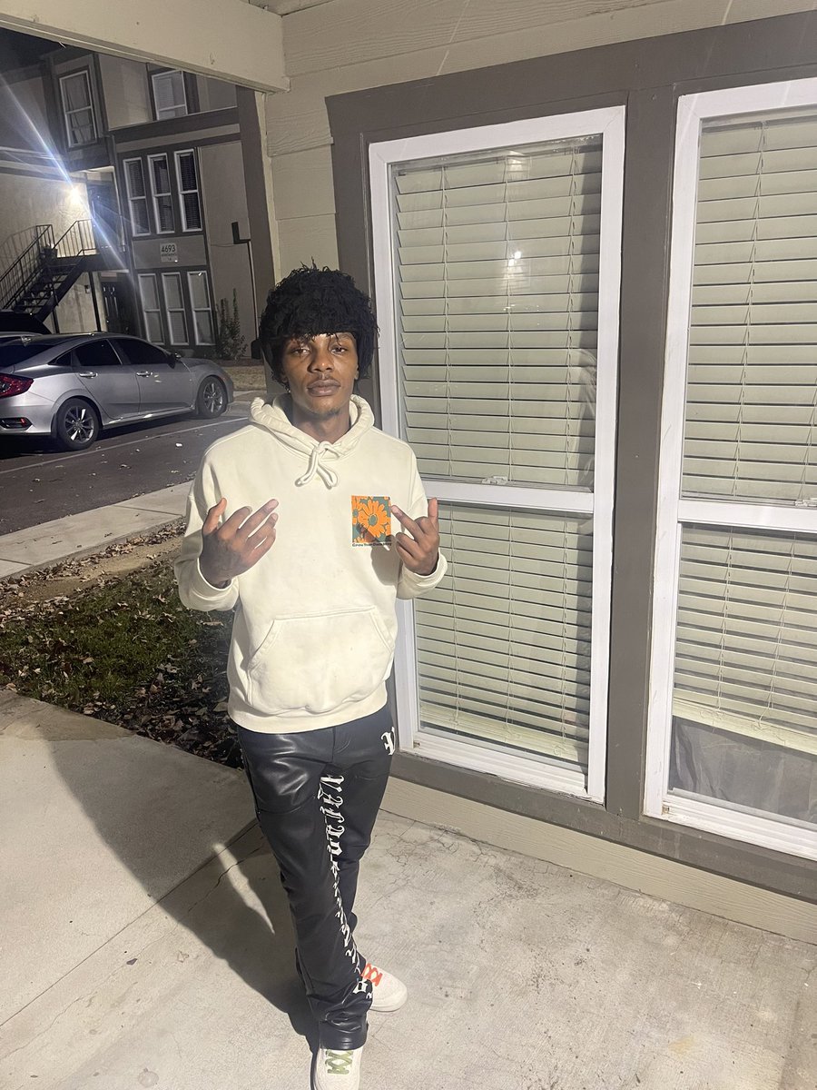 2kTake2s's tweet photo. Sleep ain't nothin' special, just a nice dressing ho taker🔥🖤 #explorepage #Memphis https://t.co/weokO6exIQ