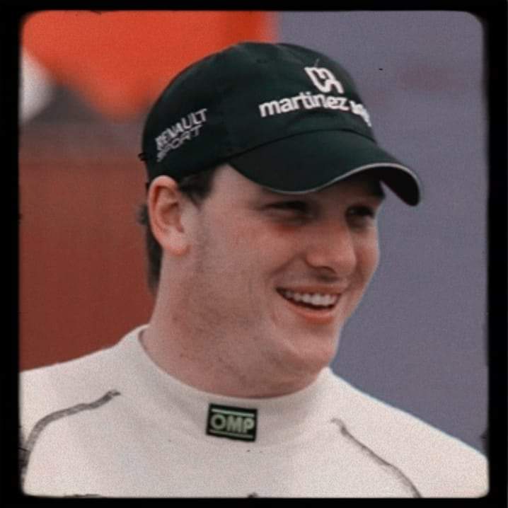 Dario_LopezOk's tweet image. Hoy se cumplen 12 años de tu partida, culpa de unos negligentes bastardos.
Cuando siento truenos, miro al cielo y se que andas acelerando entre nubes.
#YoNoMeOlvidoDeGuidoFalaschi #GuidoFalaschi #ACTCargo