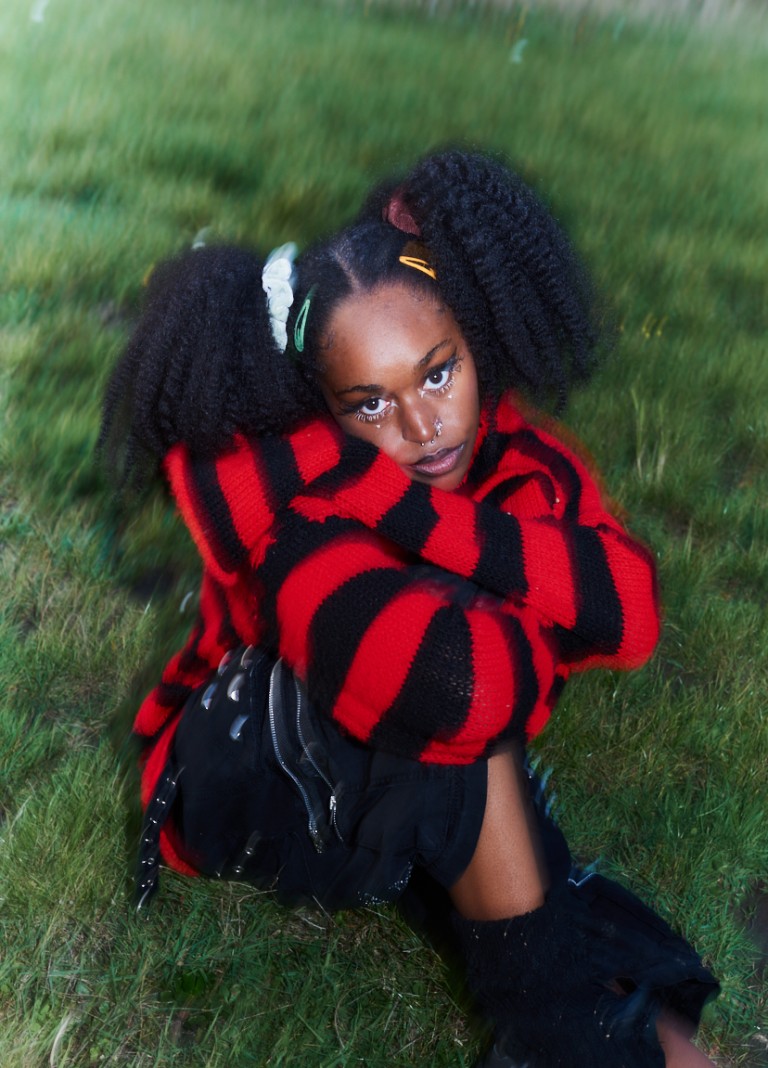 Introducing new genre-blender <a href="/safesp8ce/">safesp8ce</a>, with a modern twist on emo music and new single 'THEY ALL DIE IN THE END.' noctismag.com/music/introduc…
🖊️ <a href="/carolinakrampl/">Karolina Kramplova</a>