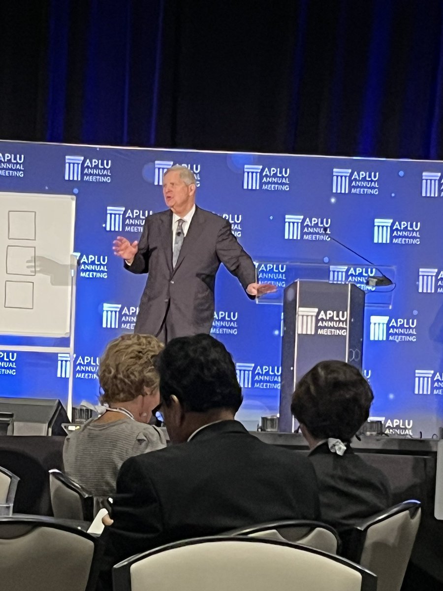 LeslieParise's tweet photo. UDSA Secretary Tom Vilsack speaking now at APLU, talking about the importance of small and medium sized farms. @APLU_News https://t.co/m73Ho6kdDm