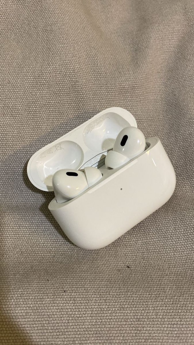 amiraathiraa's tweet photo. Bantu kawan letgo Iphone 14pro max 256gb battery health 94%. Baru beli bulan 5 baru ni. Condition tiptop!

Tuan badan nak letgo RM5K FREE airpod pro2 (RM1099)

Berminat boleh DM nanti saya bagi details lanjut. https://t.co/xzhmmU4TsE