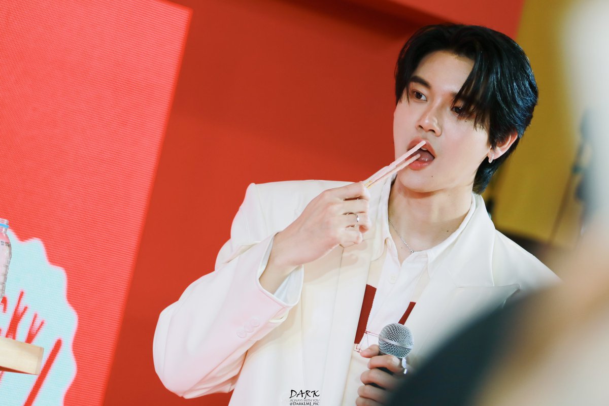 DarkLMJ_pic's tweet photo. 231111 Pocky day

포키 절케 먹는거 유죄~

#Pockydayหยิ่นวอร์
#yinyin_anw @yinyin_anw 
#หยิ่นวอร์ #yinwar https://t.co/a0YcmtD2tM