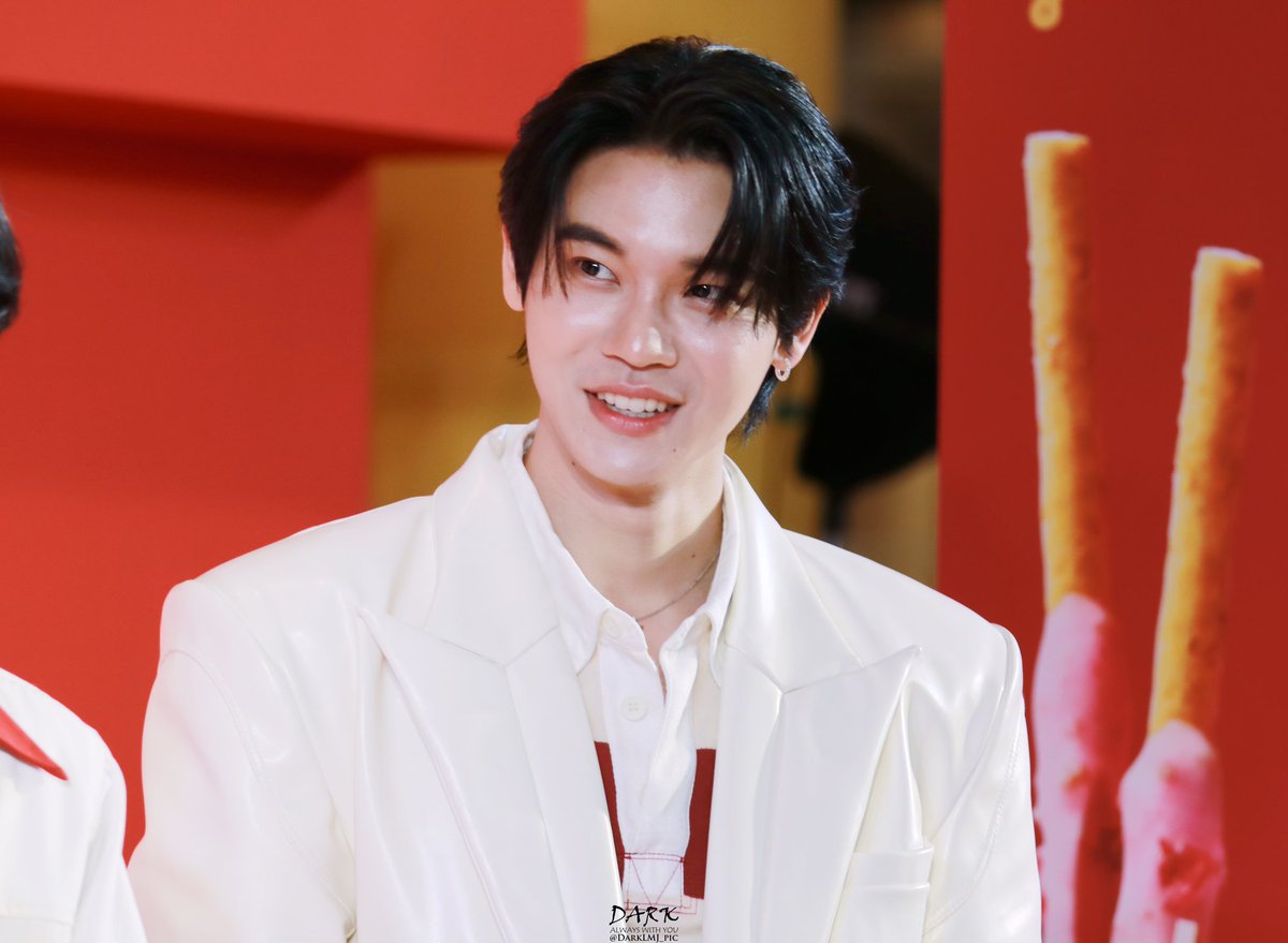 DarkLMJ_pic's tweet photo. 231111 Pocky day

#Pockydayหยิ่นวอร์
#yinyin_anw @yinyin_anw 
#หยิ่นวอร์ #yinwar https://t.co/b5AizvHSf6