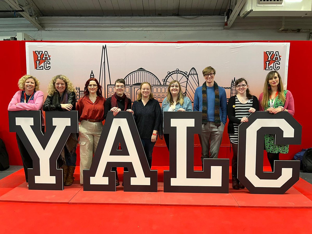 Had a great b’day yesterday at #YALC2023 with my awesome writing buddies. @LucyCuthew @tiafisher_  @jepierce16 @nell_griffin_ @MissJoSimmonds Now I’m posting on Twitter when I should be doing some writing. Why is it so hard to actually start chapter 23? 😂 @BathSpaUni #MAWFYP