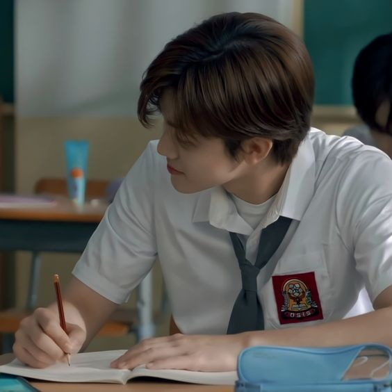 loving_060313's tweet photo. take my breath 💌

— a nomin short au where jm can’t keep his feelings for the cute guy in his class and time is running out because the semester is about the end. will jm make it or jn will finally end his suffering? https://t.co/KnSQQhCo3A